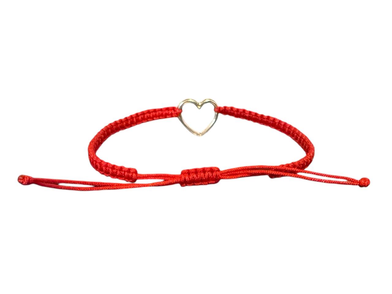 Handgefertigtes Makramee-Armband mit Herz-Anhänger – personalisierbar in Farbe & Größe | Symbol der Liebe (S3)
