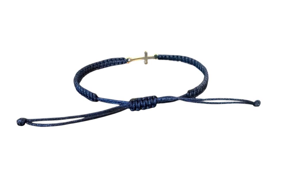 Makramee-Armband mit Kreuz-Anhänger – handgefertigt, verstellbar & personalisierbar | Symbol des Glaubens (S7)