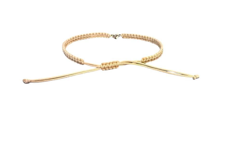 Handgefertigtes Makramee-Armband mit kleinem Silber-Herz – personalisierbar & verstellbar | Symbol für Liebe & Freundschaft (S15)