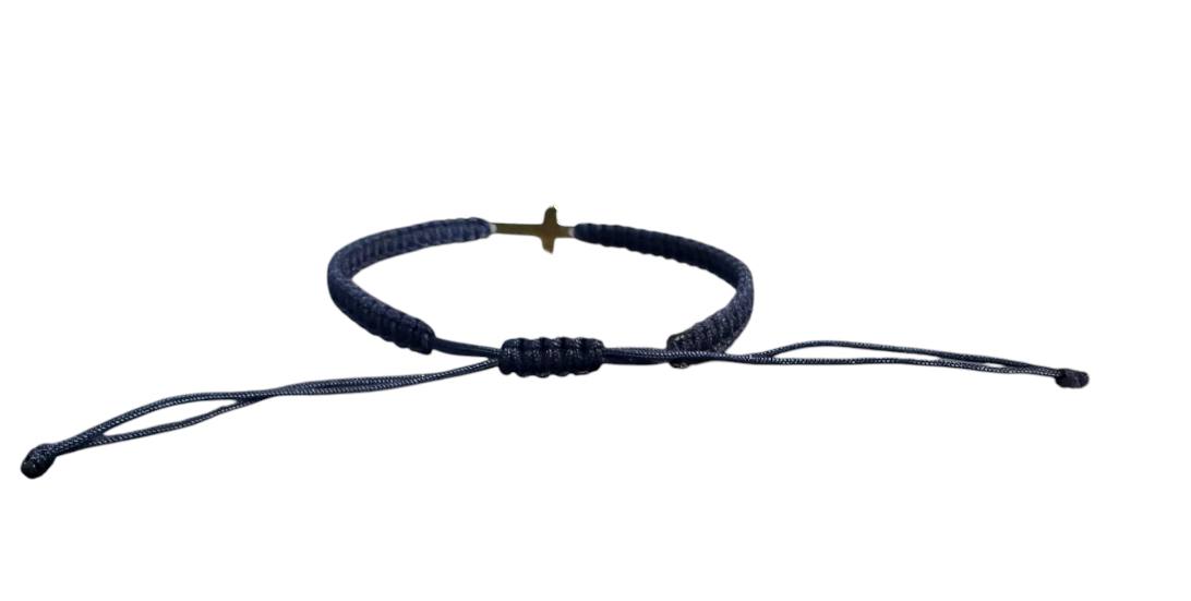 Handgefertigtes Makramee-Armband mit goldfarbenem Kreuz – personalisierbar & verstellbar | Symbolischer Schmuck für Damen & Herren (G9)
