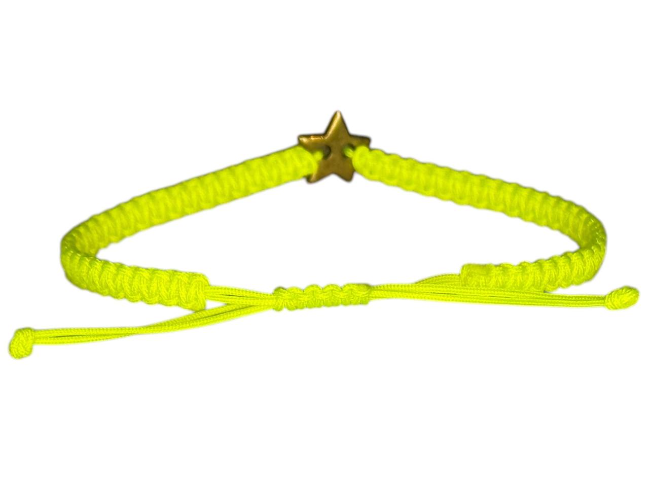 Handgefertigtes Makramee-Armband mit bronzefarbenem Stern – Individuell anpassbar in Farbe & Größe (B5)