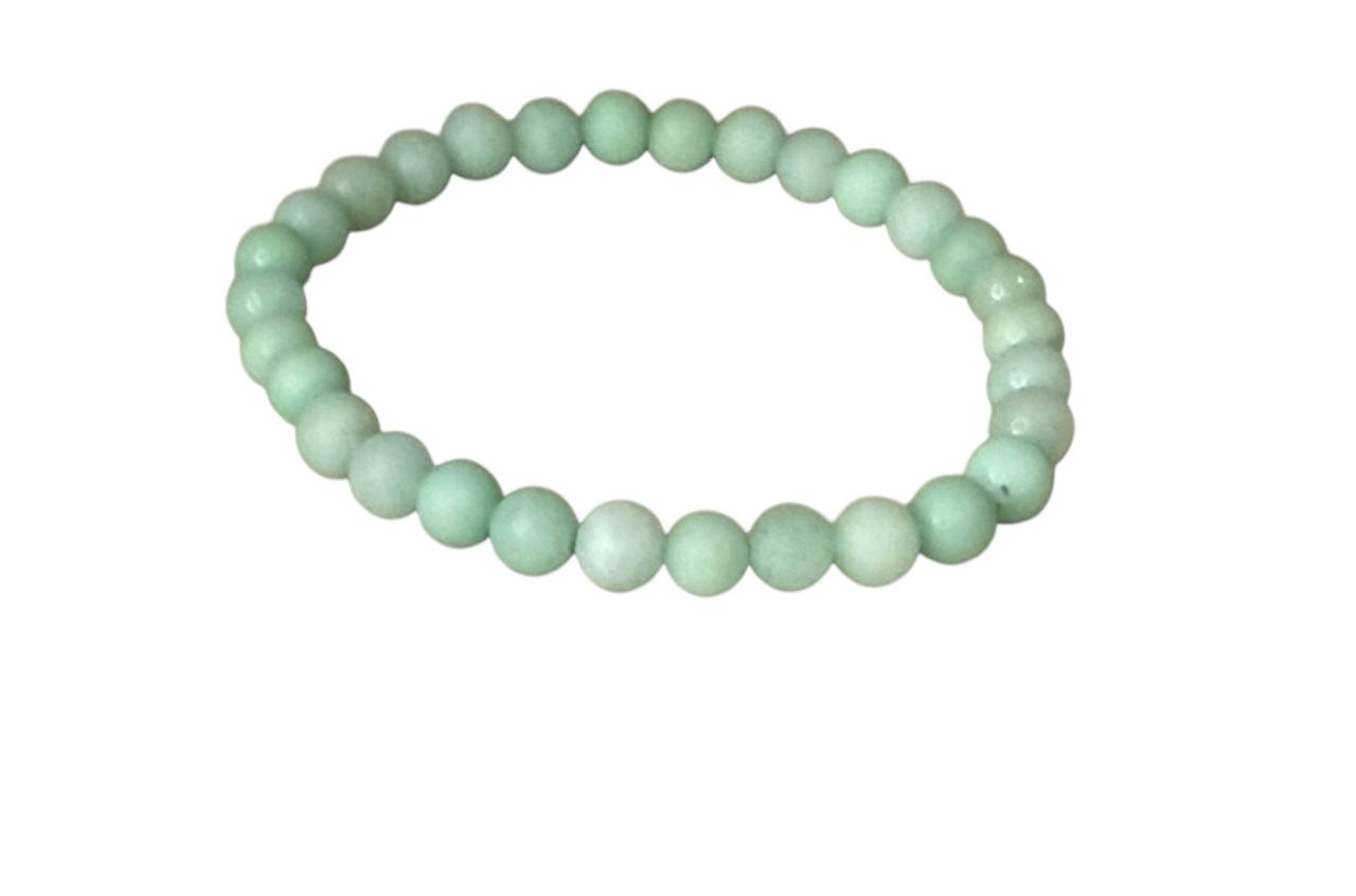Handgefertigtes grünes Jadeperlenarmband – Personalisiert mit Namen oder ohne – Elastisch & in verschiedenen Größen (XS bis XL) (002)