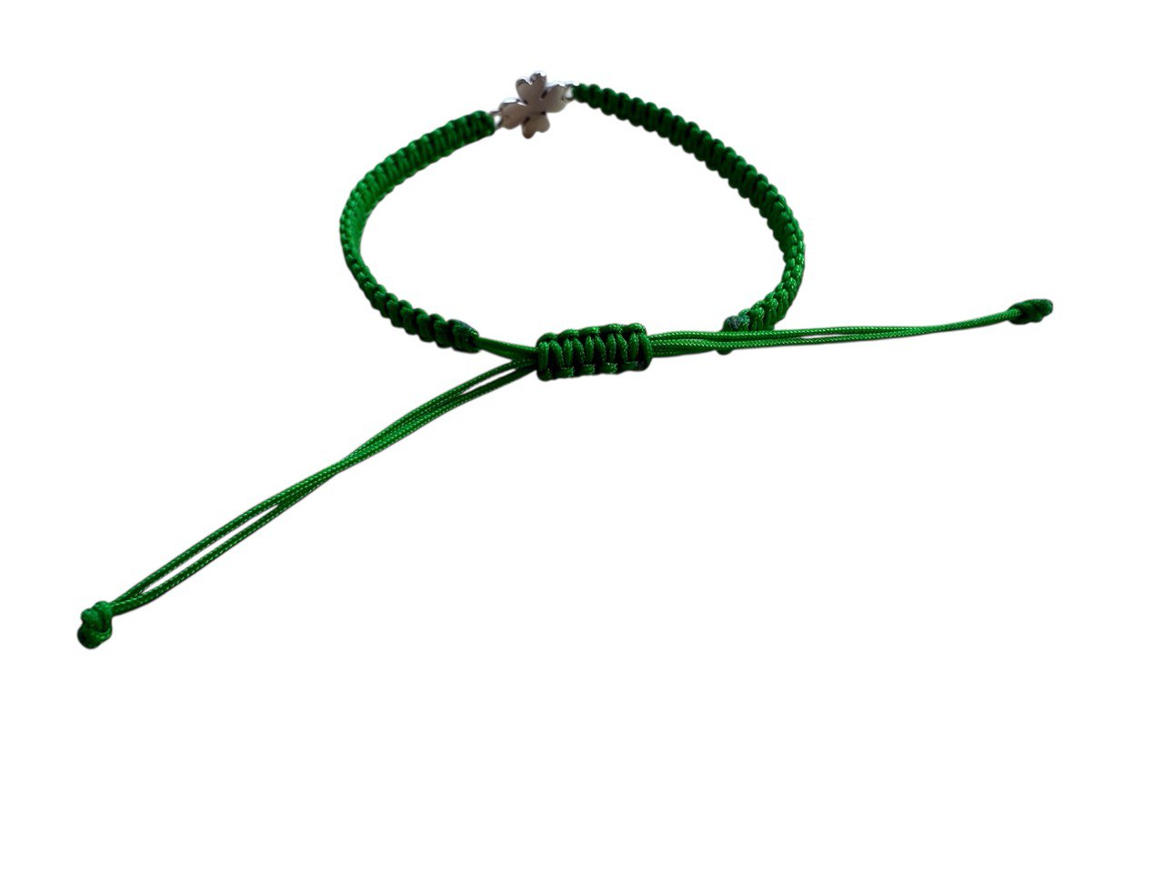 Handgefertigtes Makramee Armband „Glücksklee“ – Grün & Silber (15x10mm)