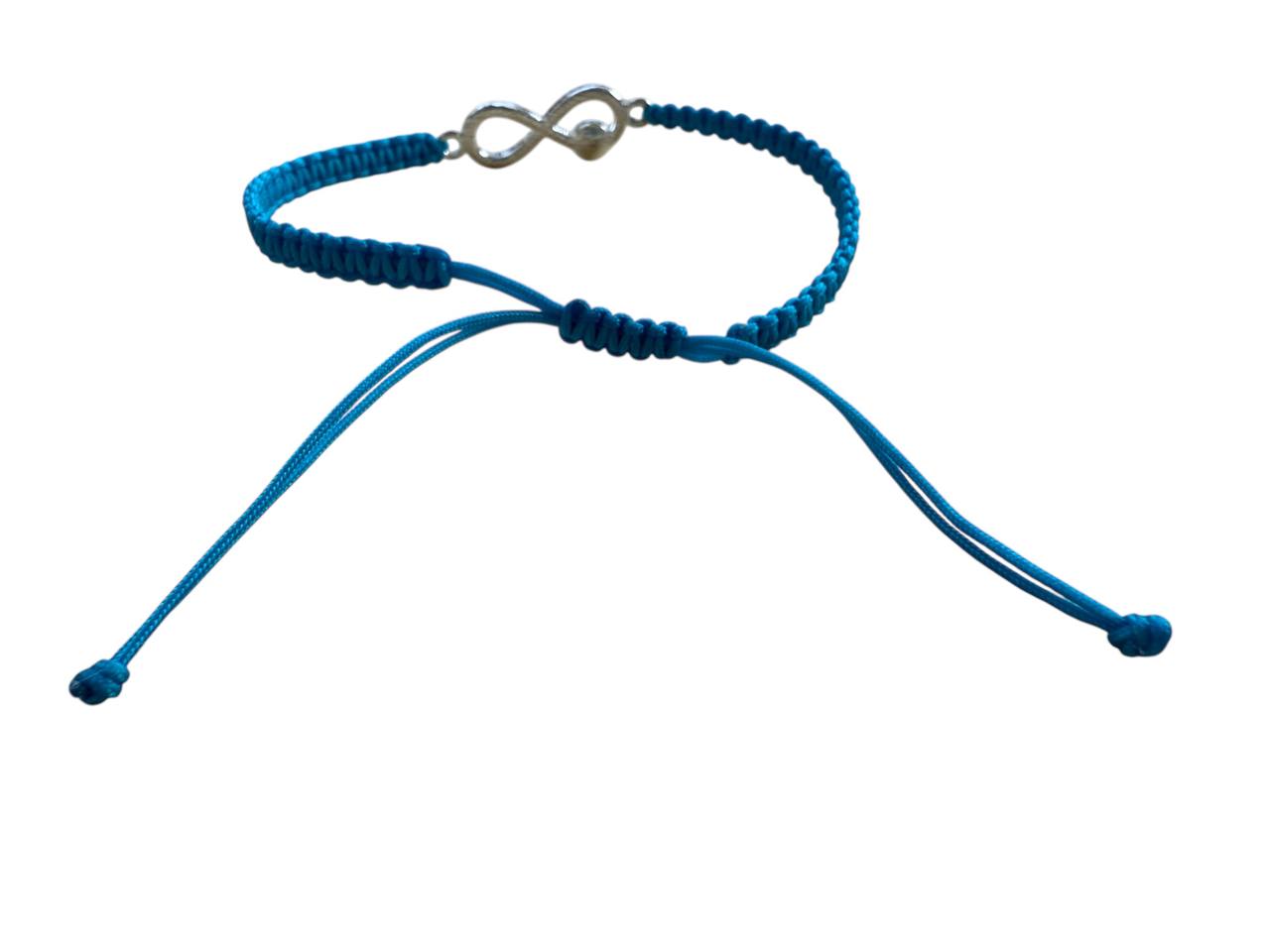 Handgefertigtes Makramee Armband „Infinity & Auge“ – Blau & Silber (28x8mm)