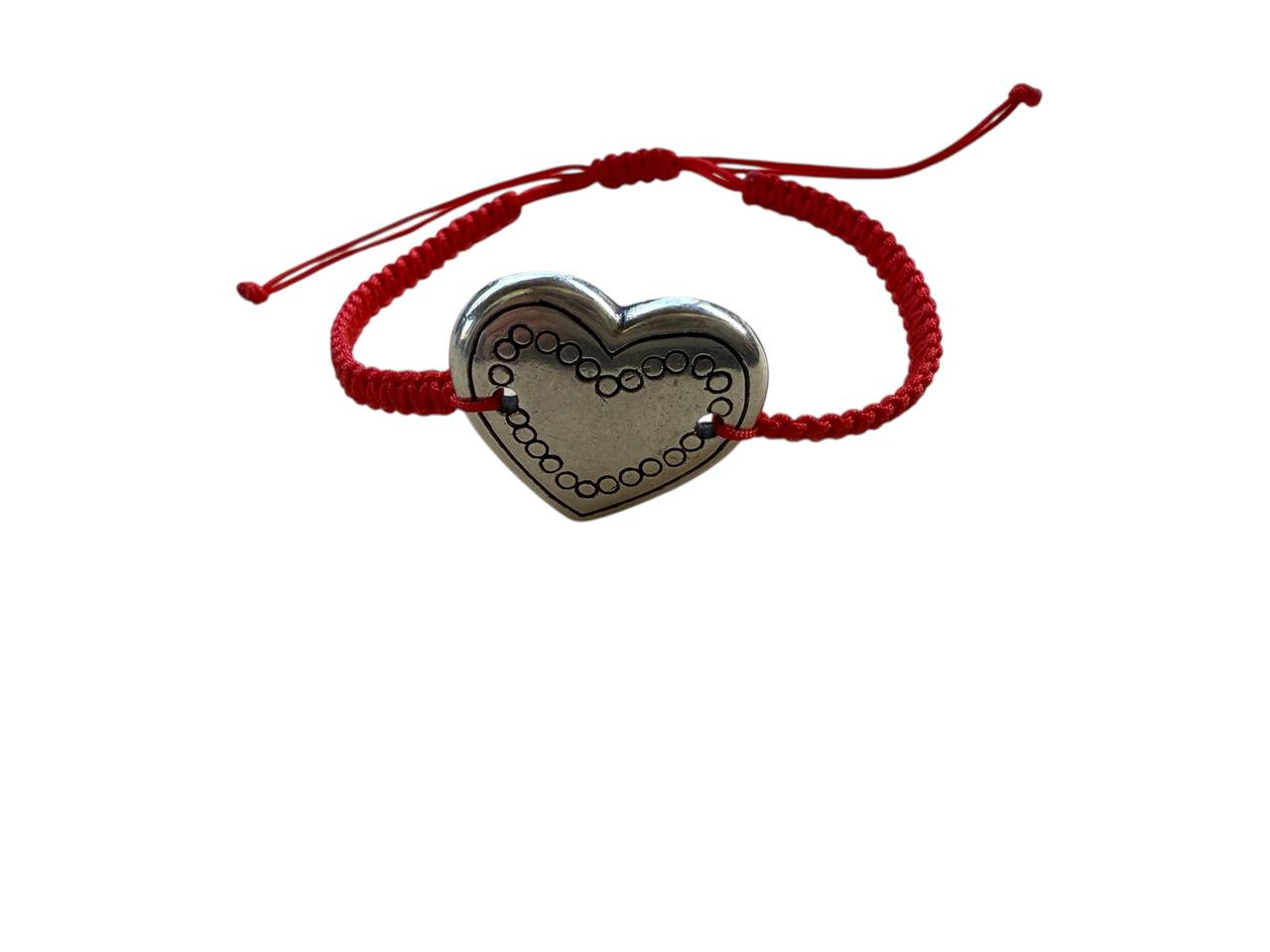 Handgefertigtes Makramee Armband „Herz der Leidenschaft“ – Rot & Silberbronze | Symbol der Liebe & Verbundenheit
