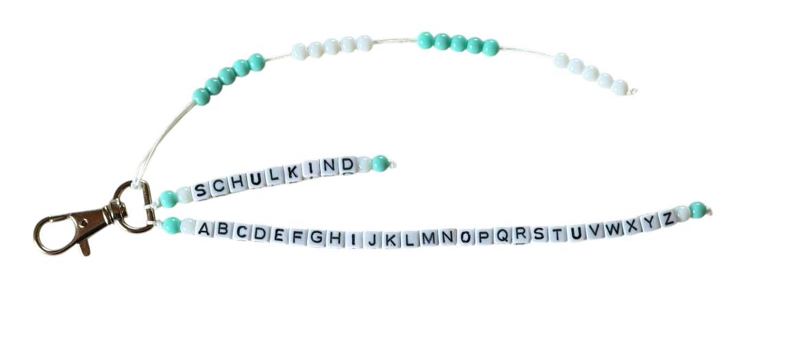 Personalisierte ABC- & Rechenkette in Türkis-Weiß – Handgefertigtes Geschenk zur Einschulung