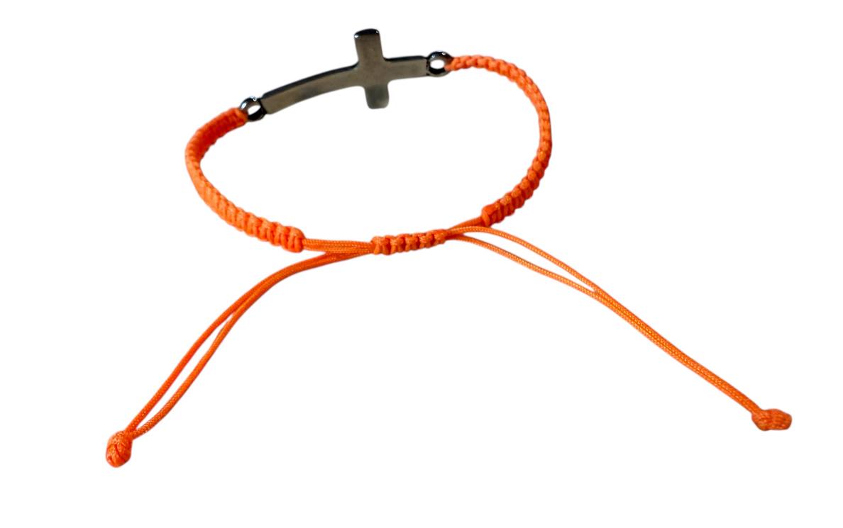 Makramee Armband Neonorange mit silbernem Kreuz – Handgemacht & verstellbar (16–20 cm)