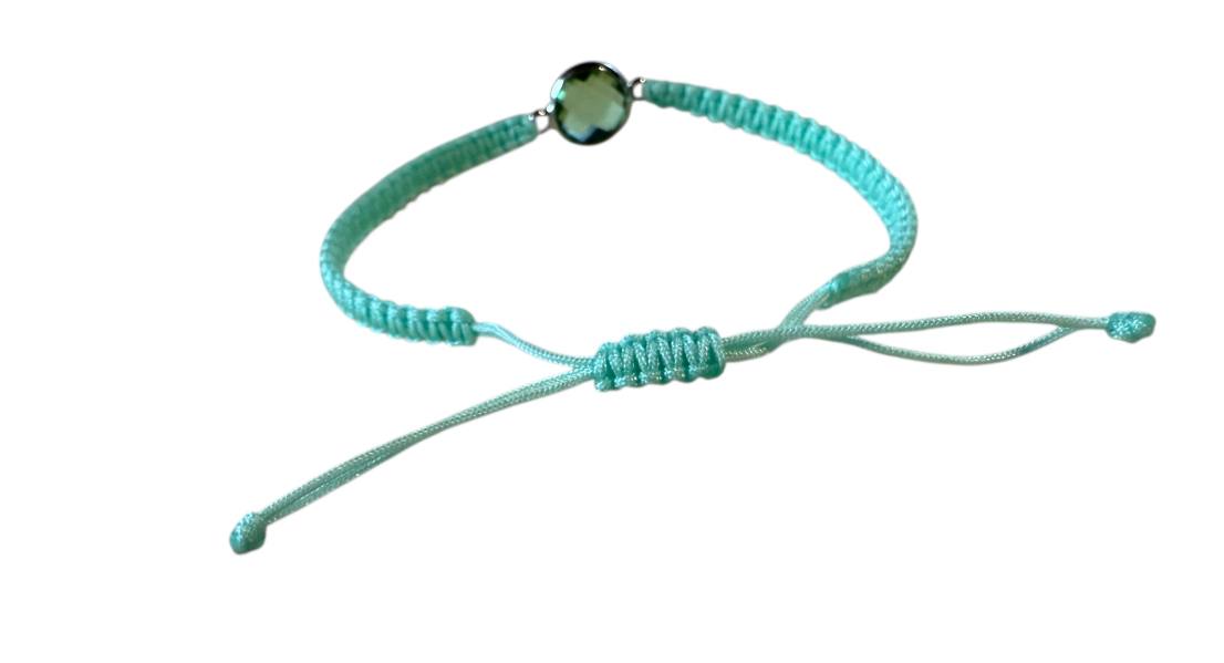 Makramee Armband „Glasblick“ in Mintgrün 💚 – Handgemacht mit silber-grünem Glasanhänger