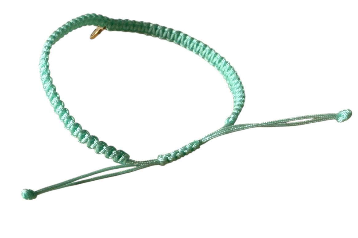 Handgefertigtes Makramee Armband mit goldenem Kleeblatt-Anhänger – 38 Farben & 5 Größen (XS–XL) | Verstellbar (G33)