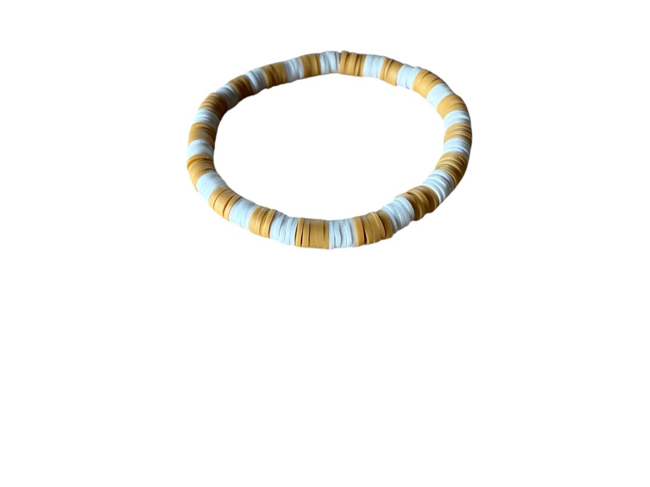 Elastisches Tonperlen-Armband – Handgefertigt in Ocker & Weiß – 16 cm Umfang