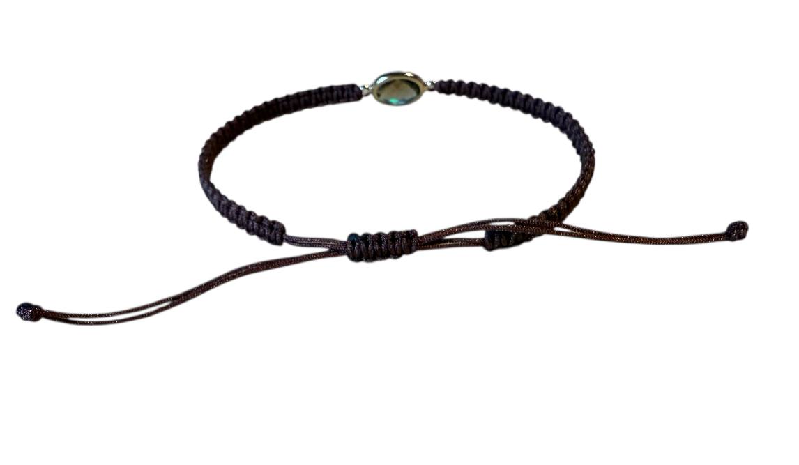 Handgefertigtes Makramee Armband mit goldenem Anhänger & braunem Glas – Verstellbar 16-20cm