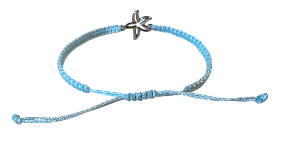 Handgefertigtes Makramee Armband mit silberfarbenem Seestern Anhänger – Verstellbar 16-20cm