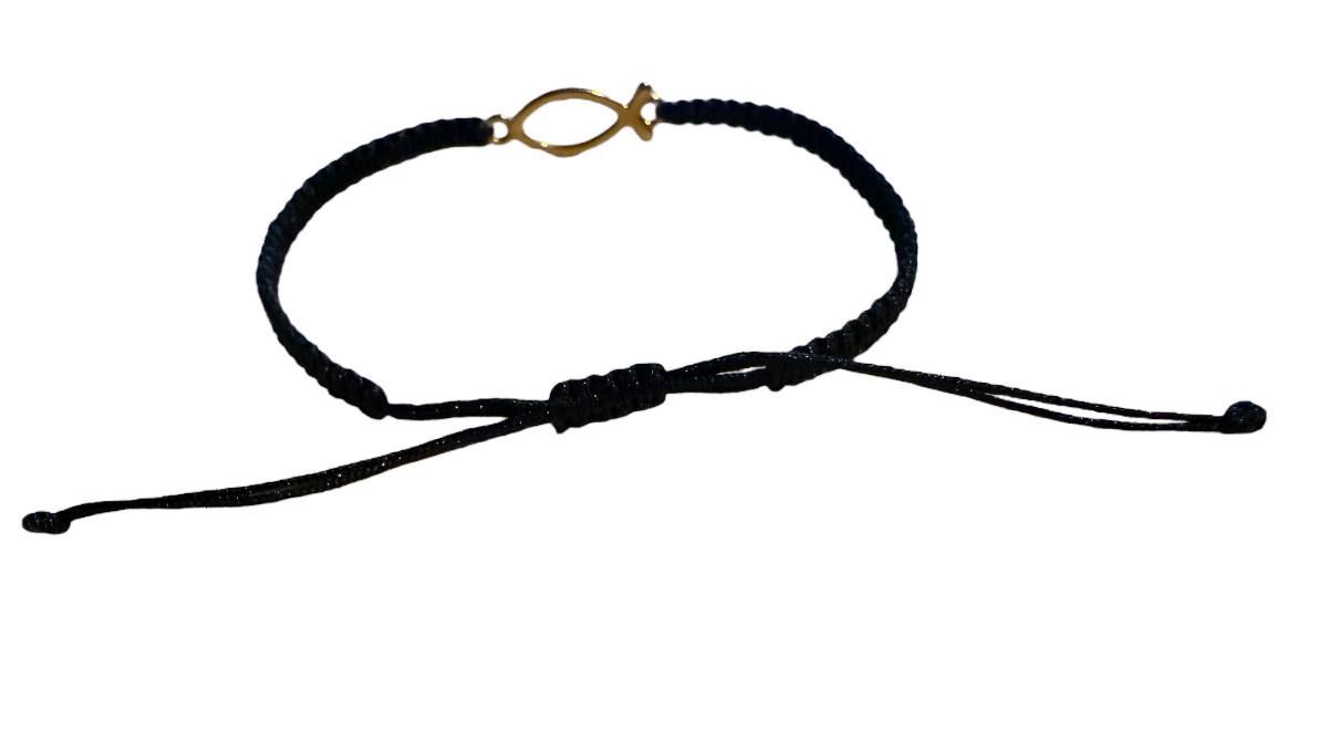 Makramee Armband Schwarz mit Goldfisch-Anhänger | Handgemacht & verstellbar 16–20 cm