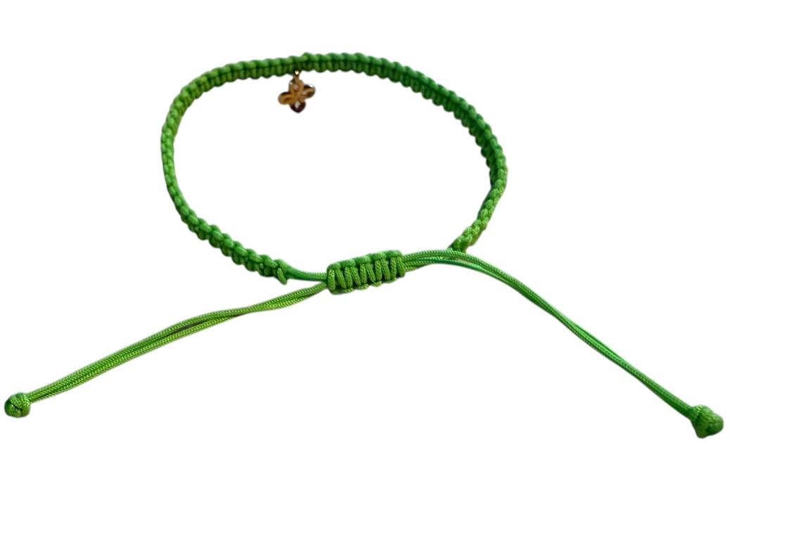 Makramee Armband Grün mit Gold-Kreuz Anhänger | Verstellbar 16–20 cm | Handgemacht
