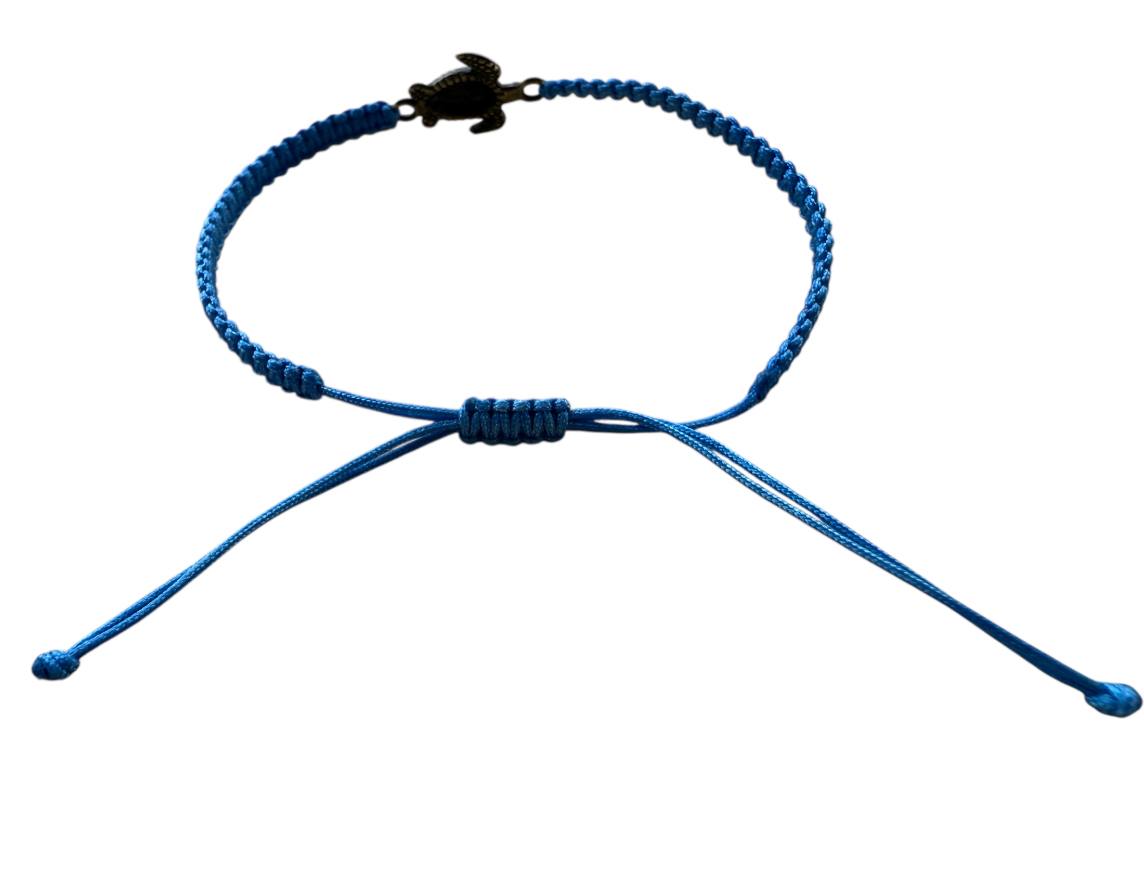 Makramee Armband mit bronzefarbener Schildkröte 🐢 – Handgemacht & personalisierbar