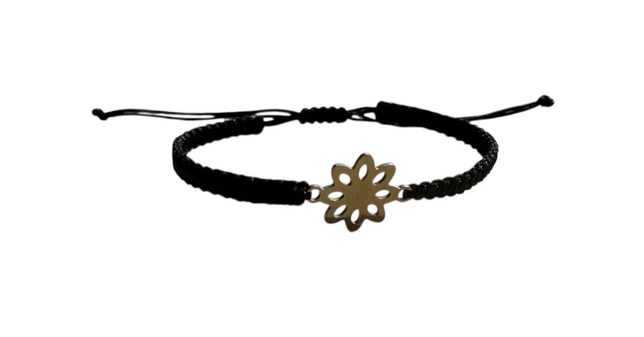 Makramee-Armband mit Blumenanhänger đ¸ | Handgefertigt | Schwarz & Silber | Verstellbar 16â20 cm