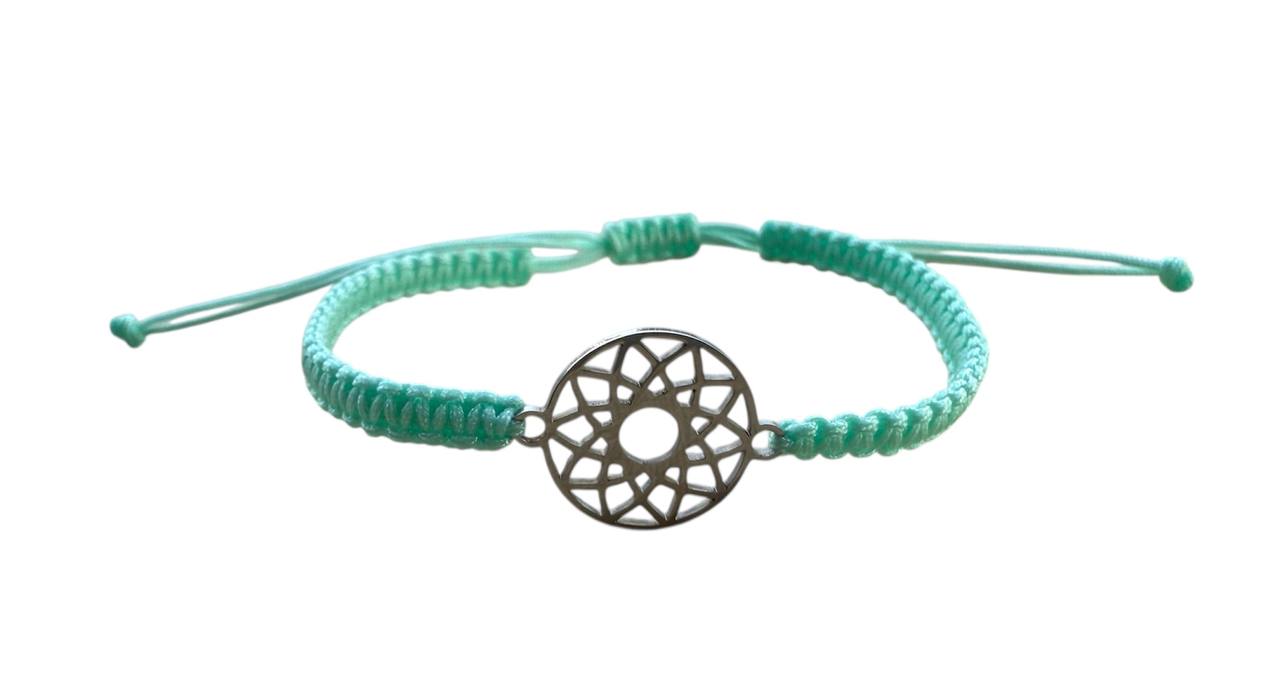 Handgemachtes Makramee Armband mit Mandala-Anhänger – Türkis & Silber | Verstellbar 16–20 cm