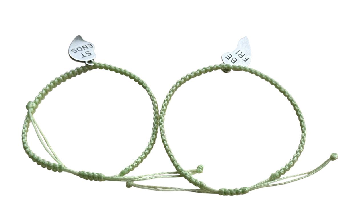Makramee Armband Set „Best Friends“ 💚 | 2-teilig | Halbes Herz Anhänger in Silber | Handgemacht | Mintgrün