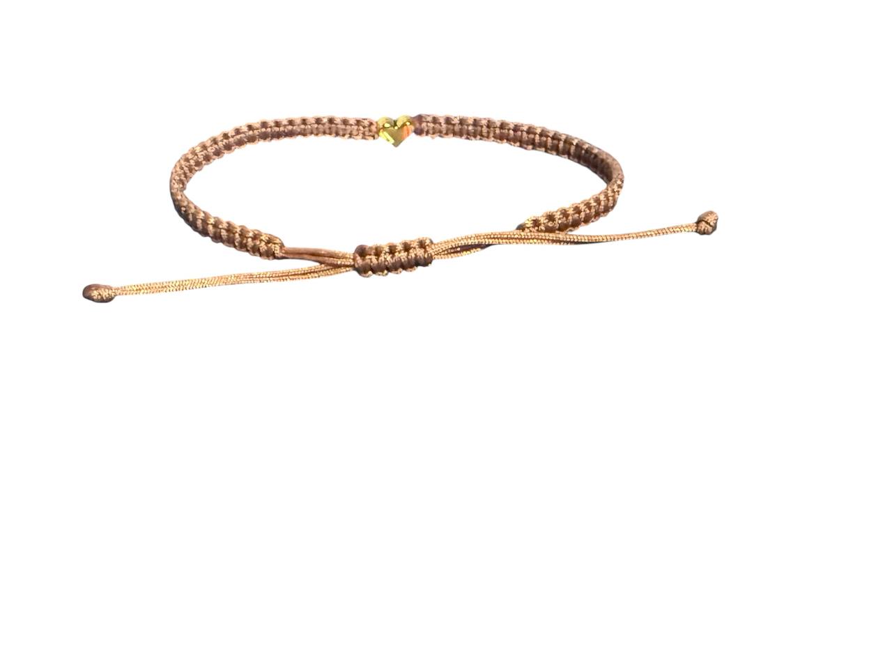 Makramee Armband Hellbraun mit Herz Anhänger in Gold – Verstellbar & Handgefertigt (16–20 cm)