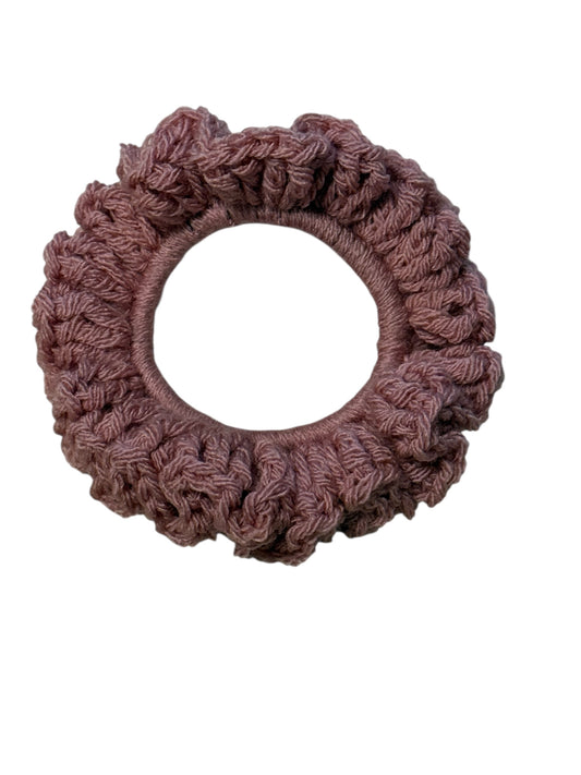 Handgemachter Häkel-Scrunchie Rosa – Haargummi aus Wolle | 10 cm