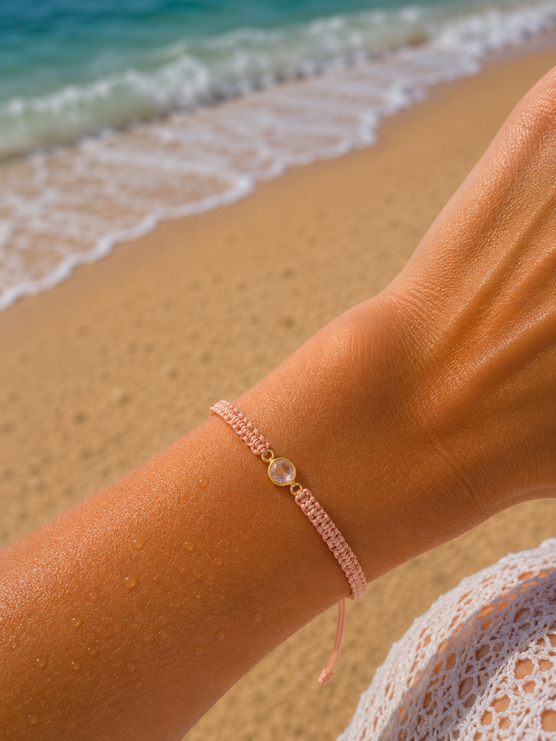 Makramee Armband mit Kristall – Verstellbares Edelstahl Armband in Gold | Minimalistischer Schmuck | 38 Bandfarben | 5 Größen