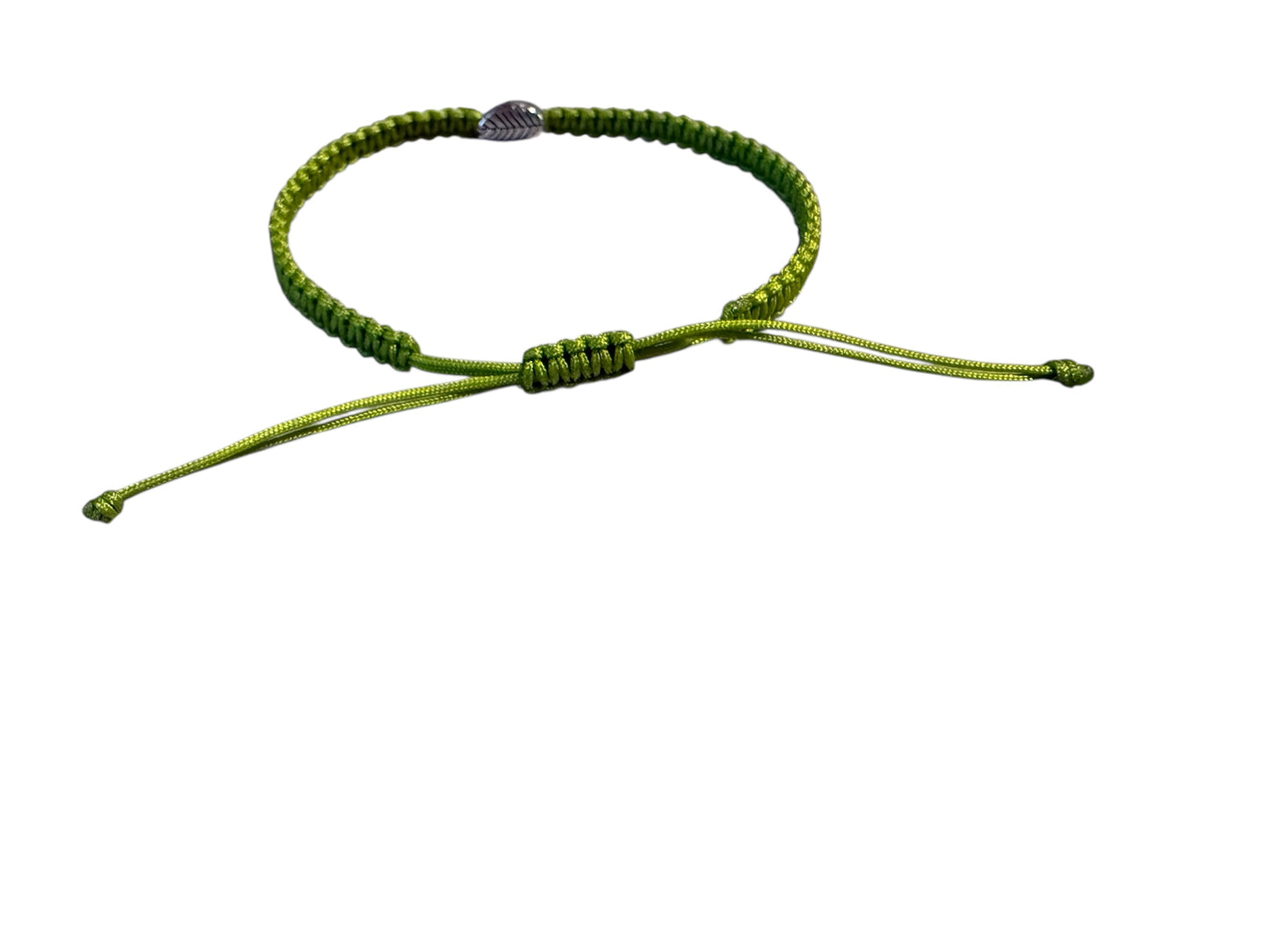 Makramee Armband mit Blatt-Anhänger 🌿 | Handgemacht | Hellgrün | Verstellbar 16–20cm