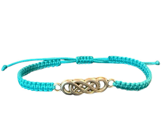 Handgefertigtes Makramee Armband „Infinity“ – Türkis & Silber | Unendliche Liebe & Stärke
