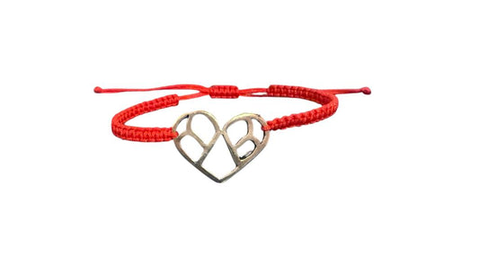 Handgefertigtes Makramee Armband „Herz“ – Rotes Band & Silberner Anhänger (25x20mm)