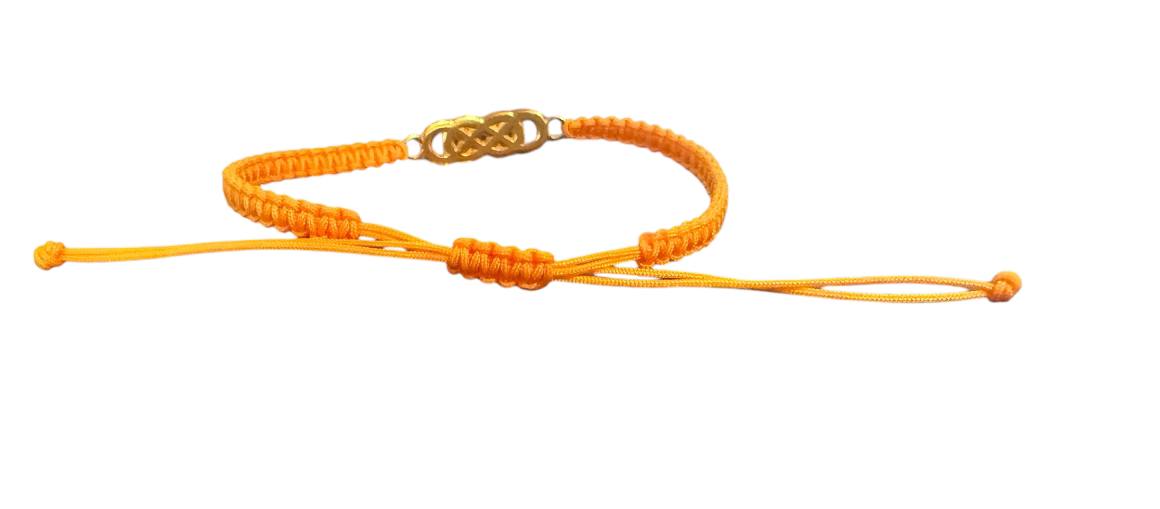 Handgefertigtes Makramee-Armband mit goldfarbenem Infinity-Anhänger – personalisierbar & verstellbar | Symbolischer Schmuck für Damen & Herren (G4)