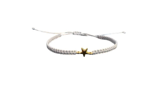 Handgefertigtes Makramee-Armband mit goldfarbenem Stern-Anhänger – personalisierbar & verstellbar | Symbolischer Schmuck für Damen & Herren (G12)