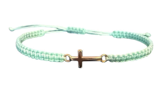 Handgefertigtes Makramee-Armband mit rosegoldfarbenem Kreuz – Symbol für Glaube & Hoffnung | Individuell anpassbar (R9)