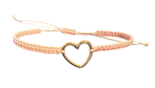 Handgefertigtes Makramee-Armband mit rosegoldfarbenem Herz – Individuell anpassbar in Farbe & Größe (R13)
