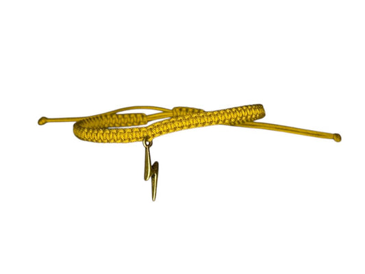Makramee-Armband mit bronzefarbenem Blitz – Handgefertigt, anpassbar in Farbe & Größe (B6)