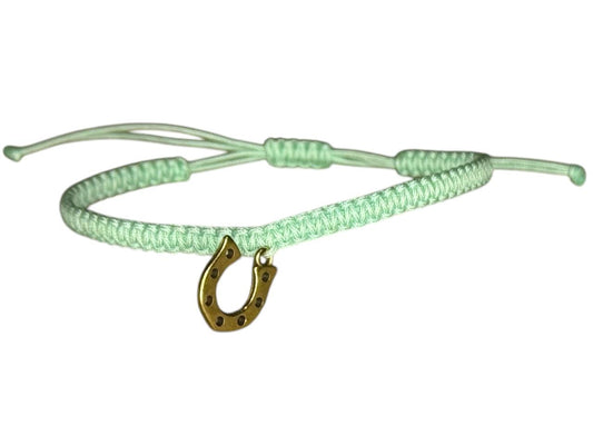 Makramee-Armband mit bronzefarbenem Hufeisen – Handgefertigt, individuell anpassbar in Farbe & Größe (B8)