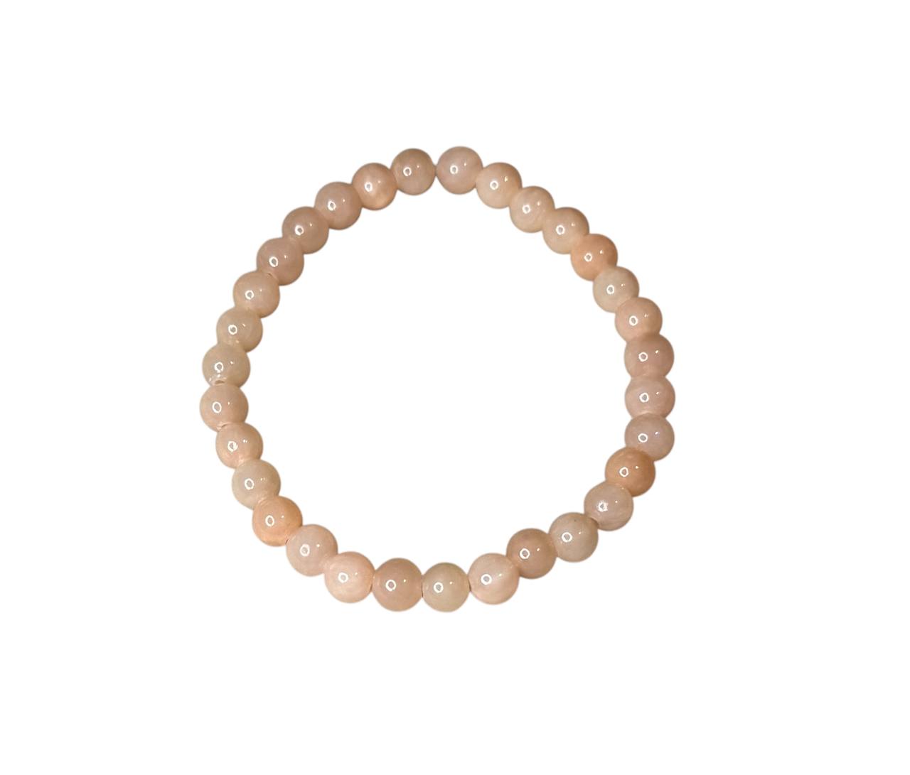 Handgemachtes Glasperlenarmband in Aprikose – personalisierbar mit Wunschname – elastisch & in verschiedenen Größen (004)