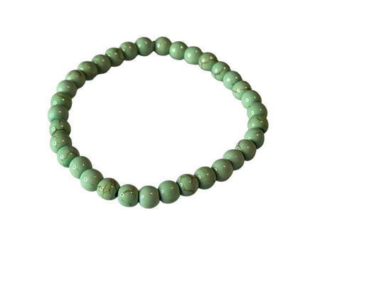 Handgemachtes Armband aus mintgrün marmorierten Keramikperlen – personalisierbar mit Wunschname – elastisch & individuell (014)