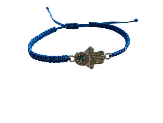 Handgefertigtes Makramee Armband „Hand der Fatima & Auge“ – Blau & Silber (23x15mm)