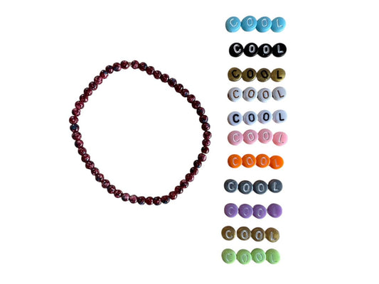 Handgemachtes Glasperlen-Armband in Pink – Personalisierbar mit Wunschname – Elastisch in 5 Größen (036)