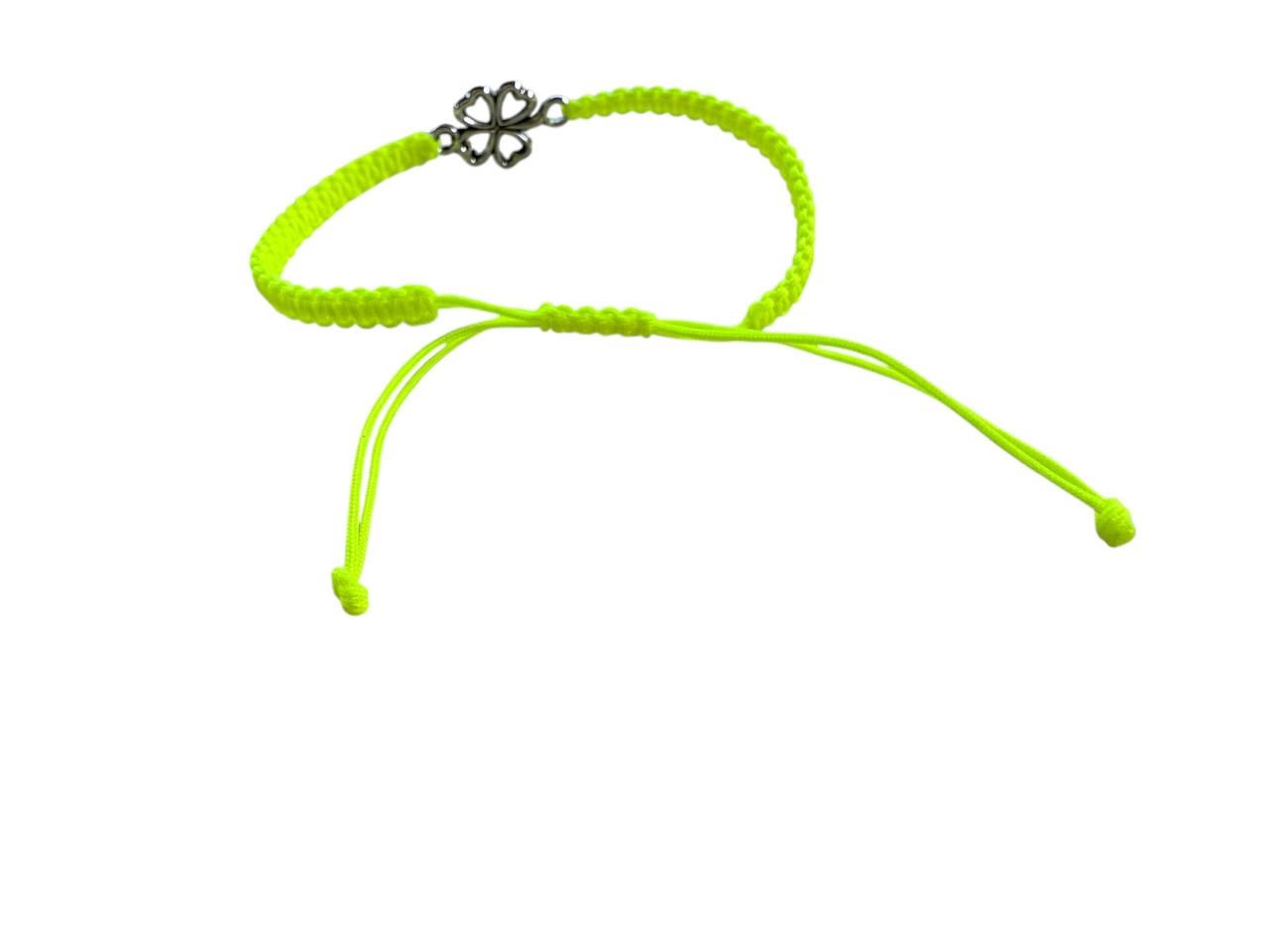 Handgefertigtes Makramee Armband „Kleeblatt“ – Neongelb & Silber (20x13mm)