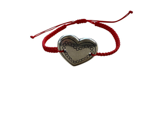 Handgefertigtes Makramee Armband „Herz der Leidenschaft“ – Rot & Silberbronze | Symbol der Liebe & Verbundenheit