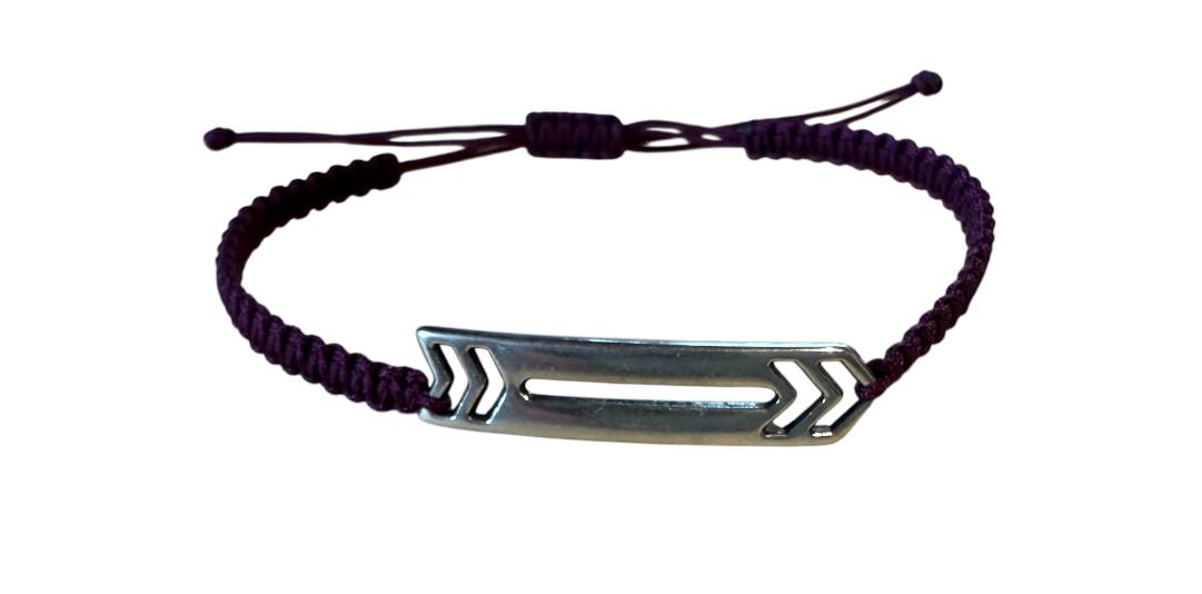 Makramee Armband Pfeil 🏹 | Handgemacht | Beere & Silber | Verstellbar 16–20cm