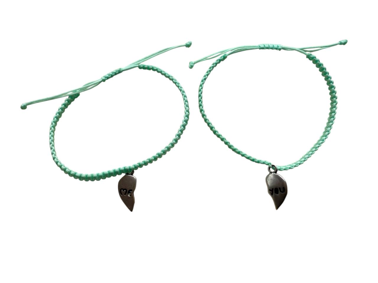 Handgemachtes Makramee-Armband-Set – Mintgrün mit halben Herz-Anhängern "Me" & "You" – Verstellbar 16–20 cm