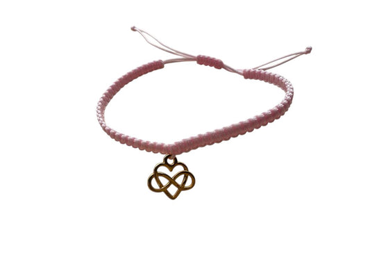 Makramee Armband mit Herz & Infinity Symbol – Handgemacht – Wähle aus 38 Farben & 5 Größen – Goldfarbener Anhänger (G20)