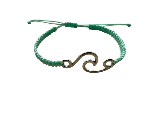 Makramee Armband mit silberner Welle – Mintgrün – Handgemacht – Maritimes Armband – LiSoEl