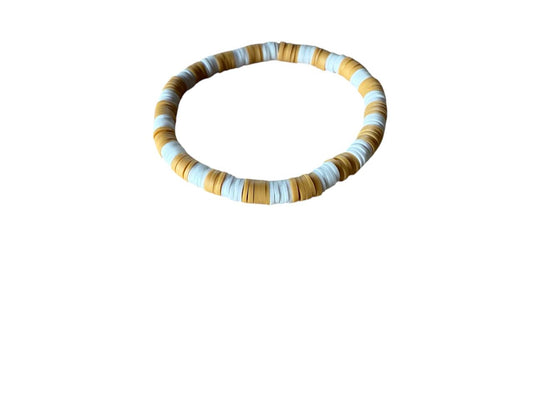 Elastisches Tonperlen-Armband – Handgefertigt in Ocker & Weiß – 16 cm Umfang