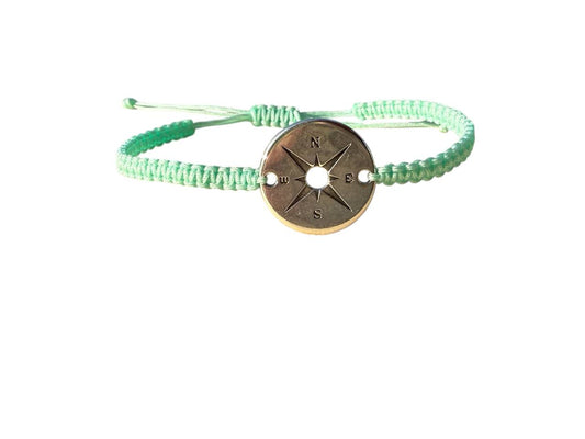 Makramee Armband mit Kompass Anhänger – Mintgrün & Silber | Handgemacht & verstellbar