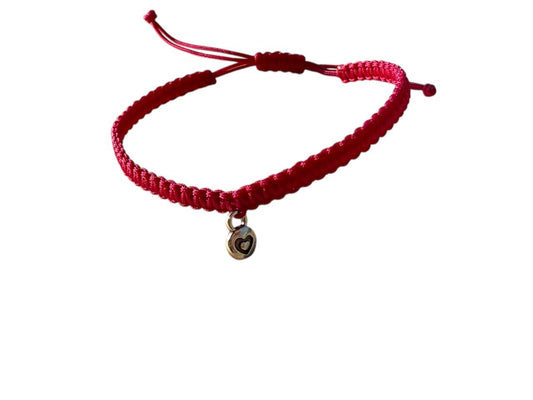 Makramee Armband in Pink mit Silberanhänger – Herzsymbol für Liebe & Freundschaft