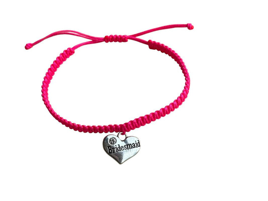 Makramee Armband „Bridesmaid“ 💍 | Wählbare Bandfarbe | Silber Herz mit Stein | Handgemacht – Perfekt für Brautjungfern