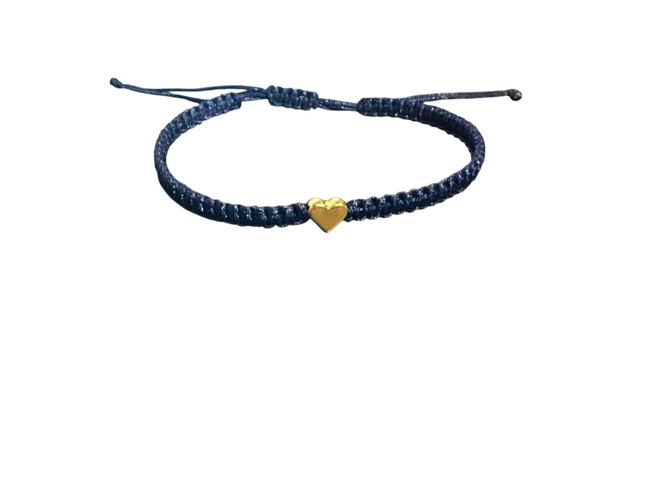 Makramee Armband Dunkelblau mit Herz Anhänger in Gold – Handgemacht & Verstellbar (16–20 cm)