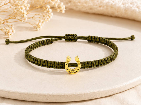 Makramee Armband Goldenes Hufeisen – Verstellbares Edelstahl Armband | Glücksbringer | Boho Schmuck | 38 Bandfarben | 5 Größen